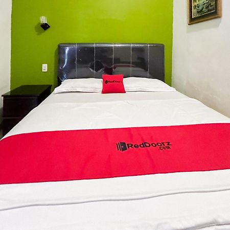 Hotel Reddoorz Near Pantai Pandan Sibolga 2 Halangan Exterior foto